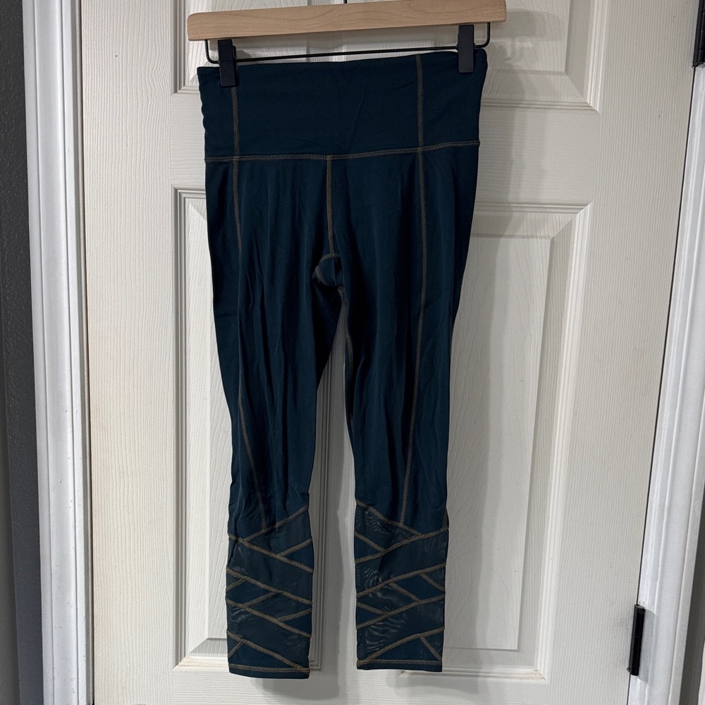 Athleta Mantra Yoga Capri Dark Green Size XSmall